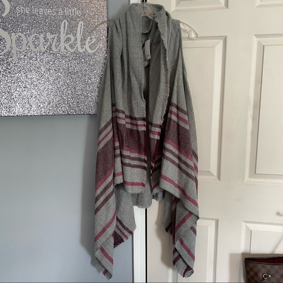 LOFT Sweater Wrap - Picture 4 of 4